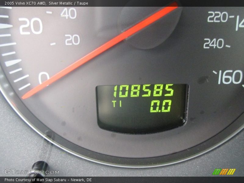 Silver Metallic / Taupe 2005 Volvo XC70 AWD