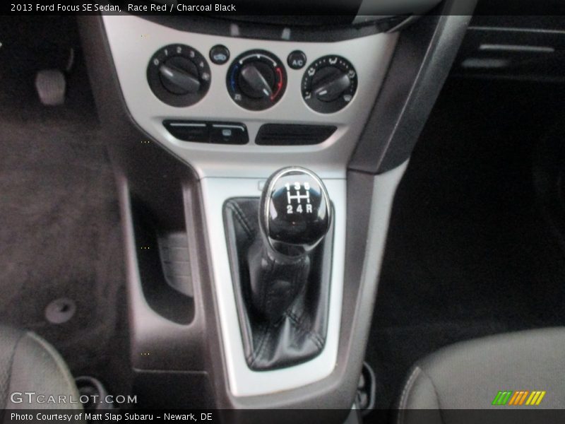 Race Red / Charcoal Black 2013 Ford Focus SE Sedan