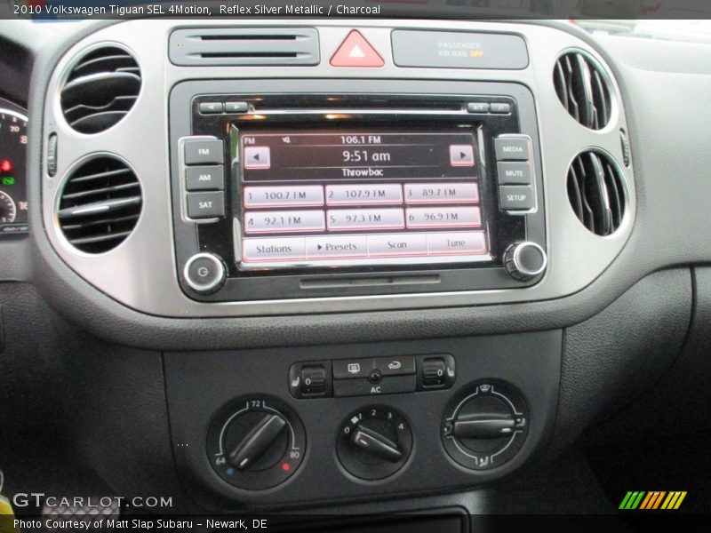 Reflex Silver Metallic / Charcoal 2010 Volkswagen Tiguan SEL 4Motion