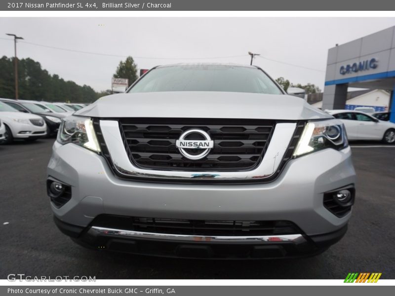 Brilliant Silver / Charcoal 2017 Nissan Pathfinder SL 4x4