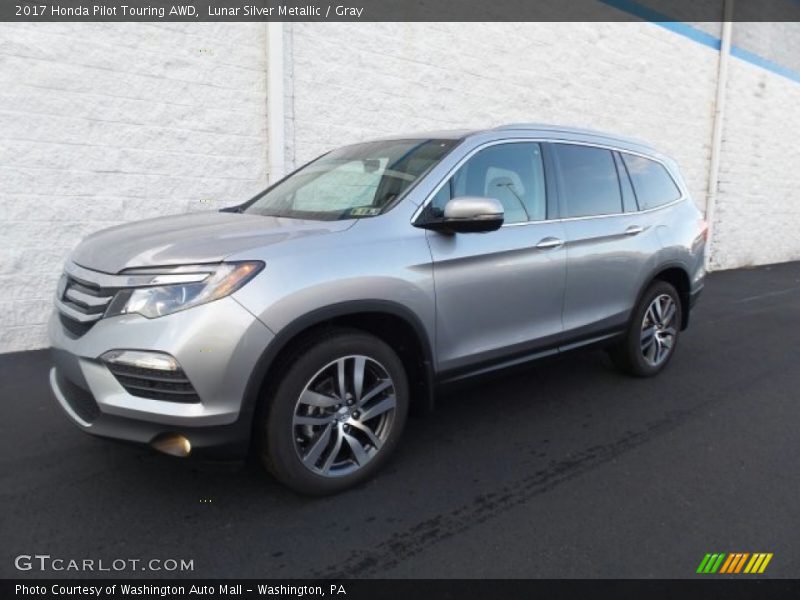 Lunar Silver Metallic / Gray 2017 Honda Pilot Touring AWD