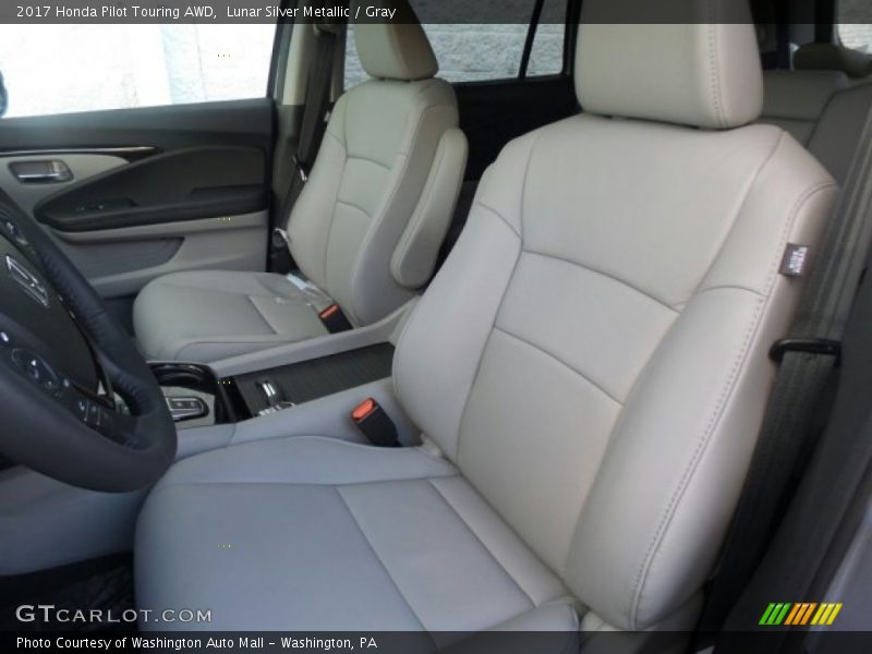 Lunar Silver Metallic / Gray 2017 Honda Pilot Touring AWD