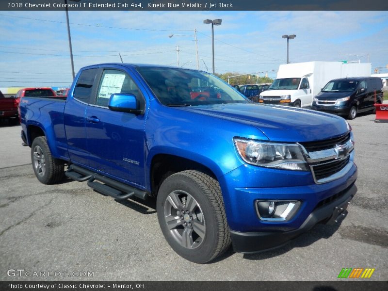 Front 3/4 View of 2018 Colorado LT Extended Cab 4x4