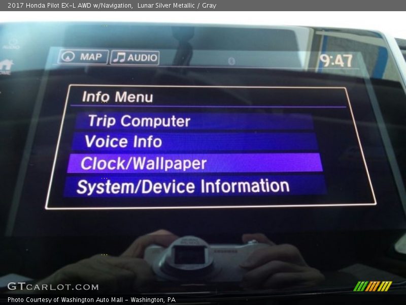 Lunar Silver Metallic / Gray 2017 Honda Pilot EX-L AWD w/Navigation
