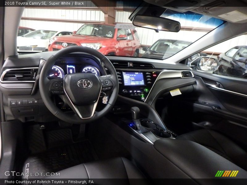 Super White / Black 2018 Toyota Camry SE