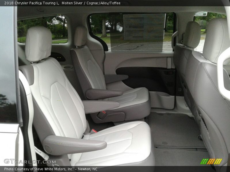 Molten Silver / Cognac/Alloy/Toffee 2018 Chrysler Pacifica Touring L