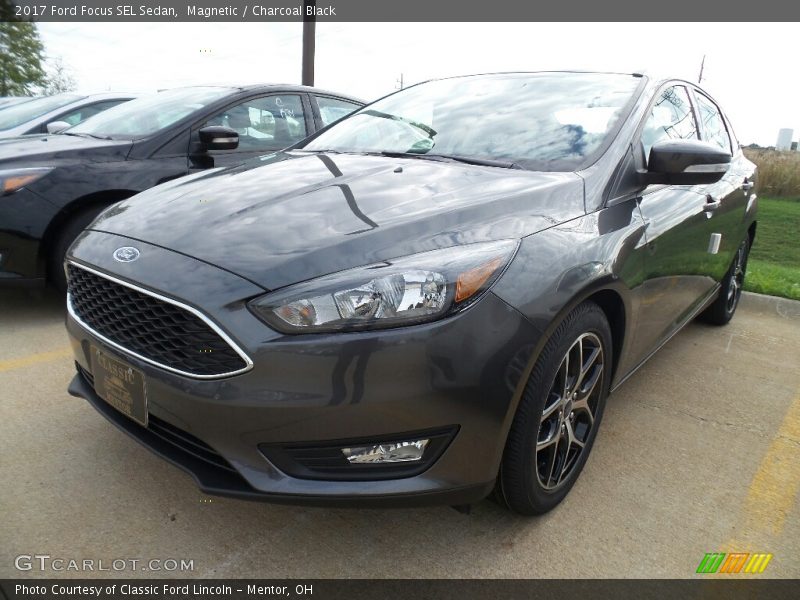 Magnetic / Charcoal Black 2017 Ford Focus SEL Sedan