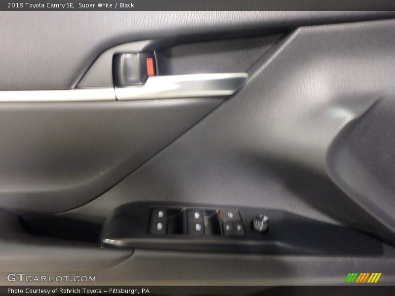 Super White / Black 2018 Toyota Camry SE