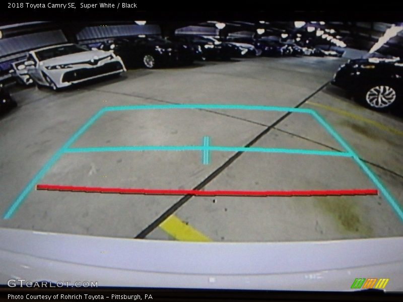 Super White / Black 2018 Toyota Camry SE