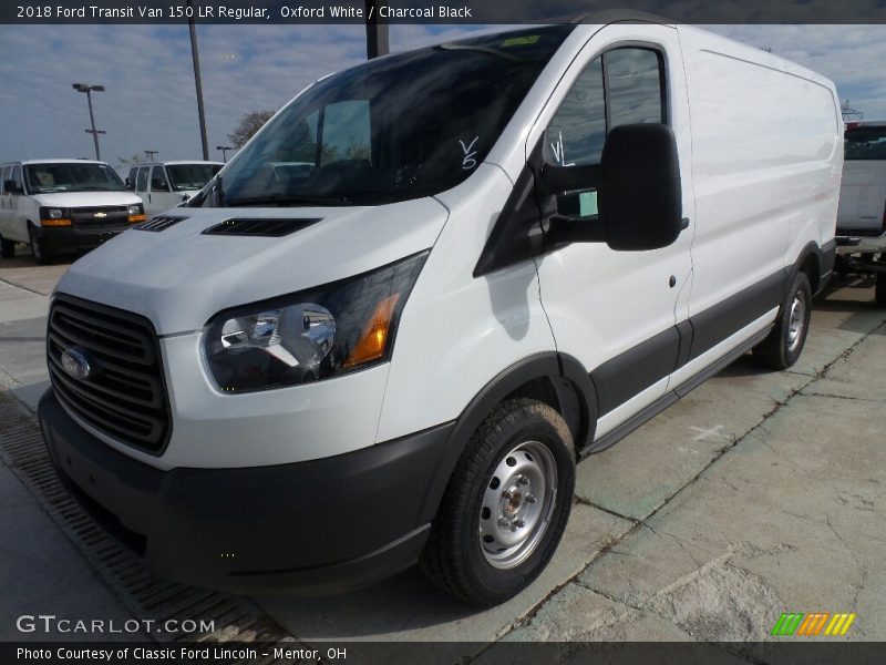 Front 3/4 View of 2018 Transit Van 150 LR Regular