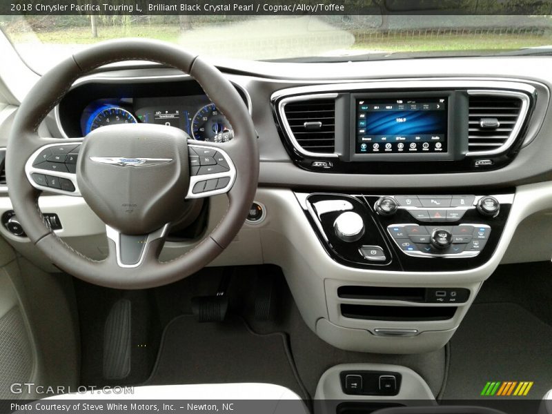 Dashboard of 2018 Pacifica Touring L Photo No. 123304077