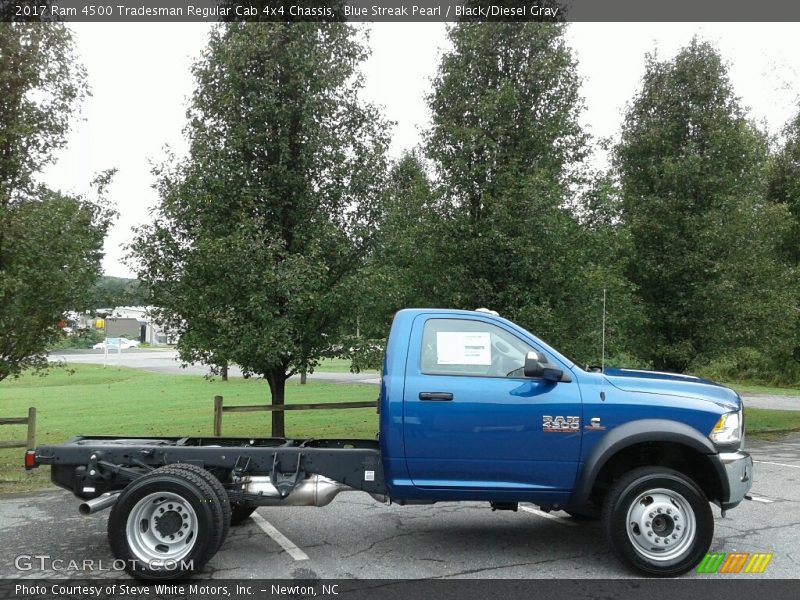  2017 4500 Tradesman Regular Cab 4x4 Chassis Blue Streak Pearl