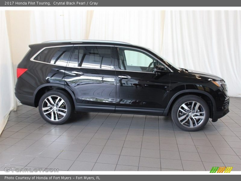 Crystal Black Pearl / Gray 2017 Honda Pilot Touring
