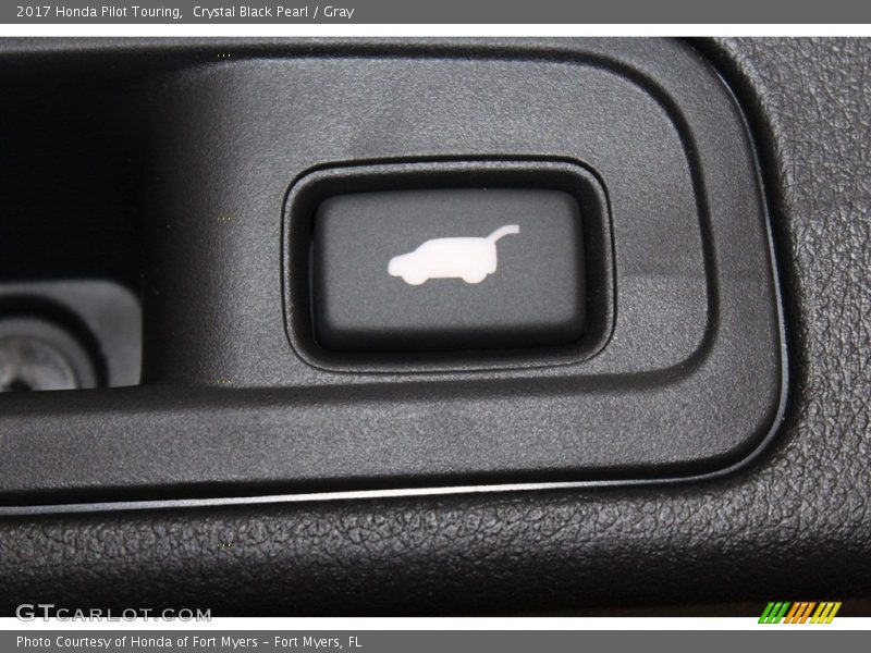 Crystal Black Pearl / Gray 2017 Honda Pilot Touring