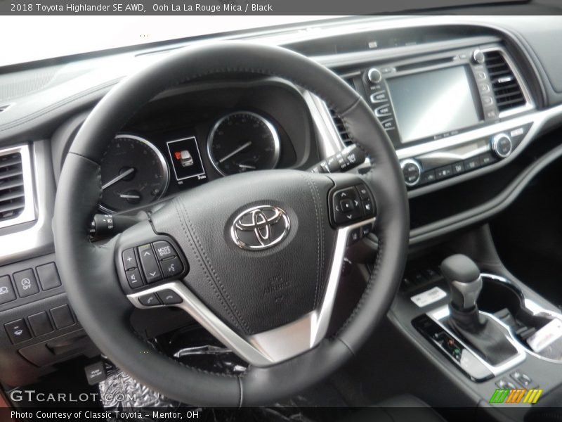 Ooh La La Rouge Mica / Black 2018 Toyota Highlander SE AWD