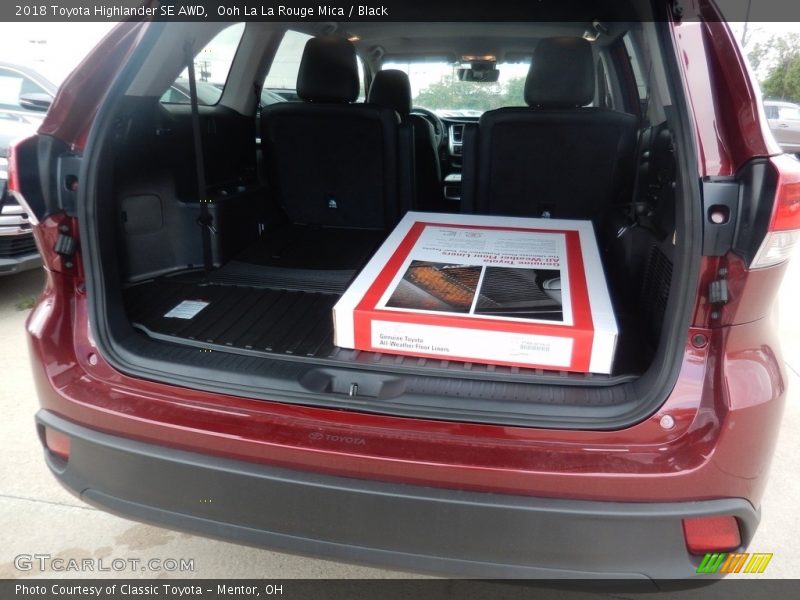 Ooh La La Rouge Mica / Black 2018 Toyota Highlander SE AWD
