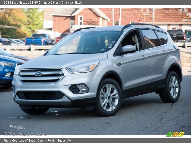 Ingot Silver / Charcoal Black 2018 Ford Escape SE 4WD