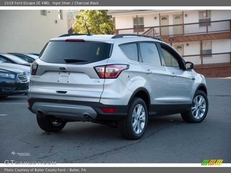 Ingot Silver / Charcoal Black 2018 Ford Escape SE 4WD