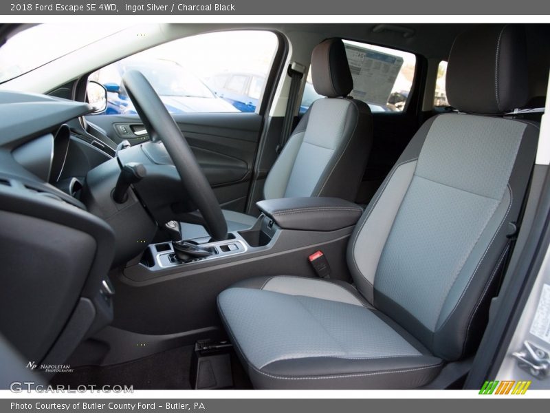 Ingot Silver / Charcoal Black 2018 Ford Escape SE 4WD