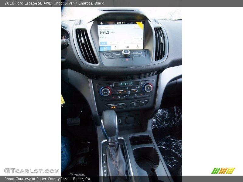 Ingot Silver / Charcoal Black 2018 Ford Escape SE 4WD
