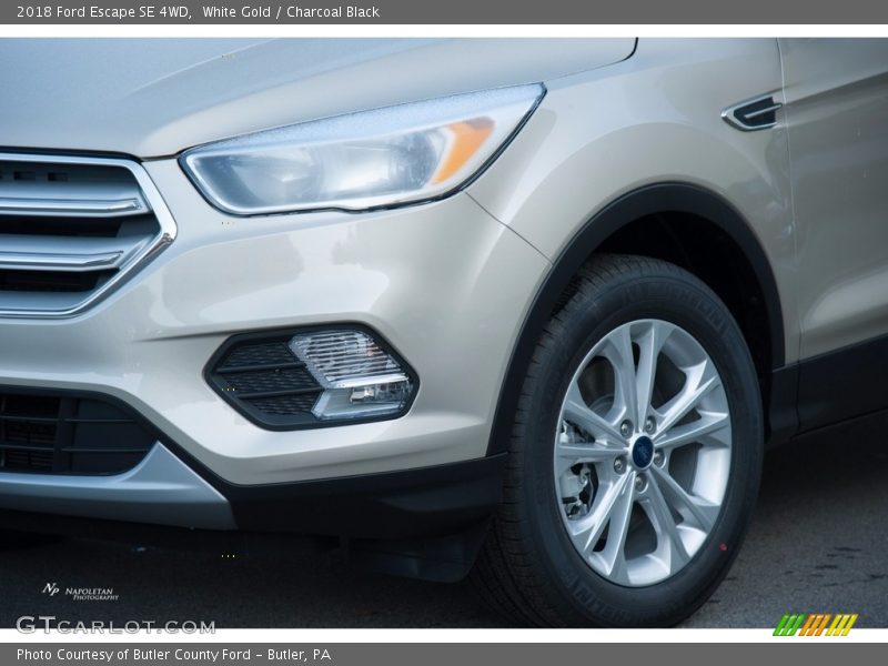 White Gold / Charcoal Black 2018 Ford Escape SE 4WD