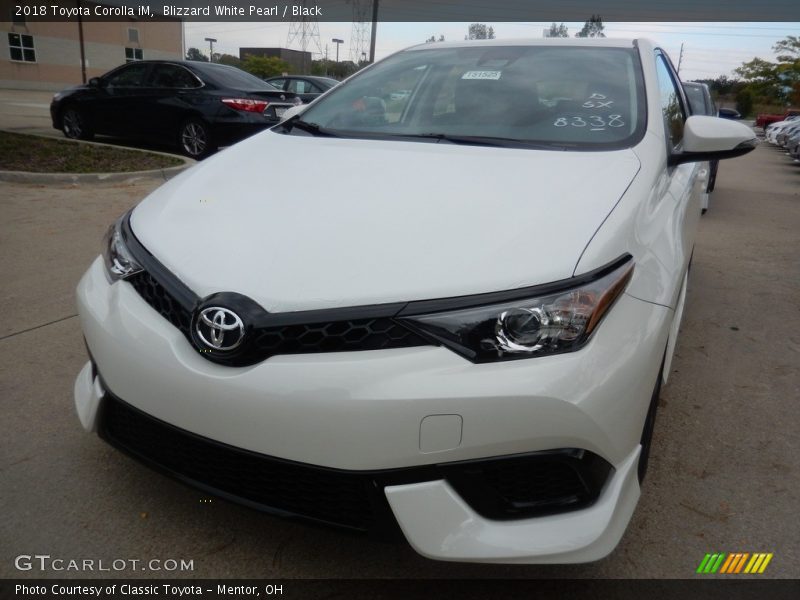 Blizzard White Pearl / Black 2018 Toyota Corolla iM