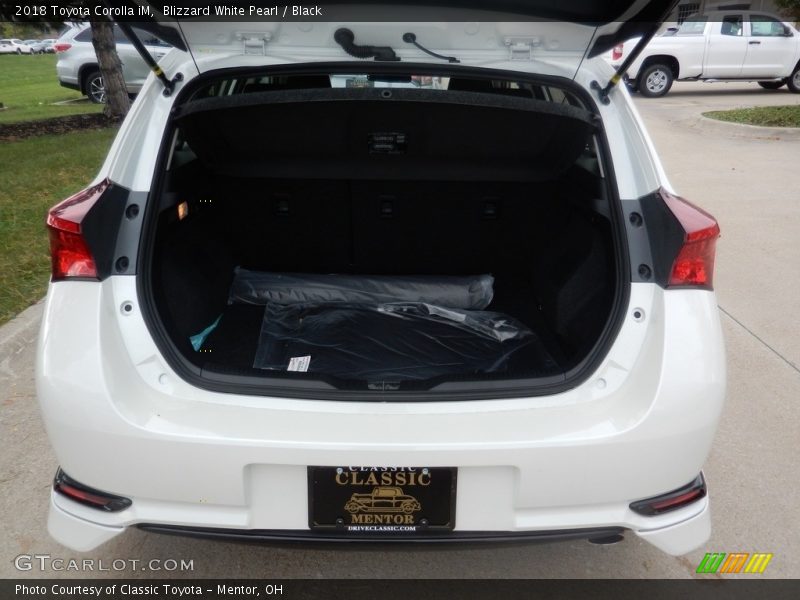 Blizzard White Pearl / Black 2018 Toyota Corolla iM