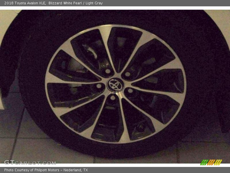 Blizzard White Pearl / Light Gray 2018 Toyota Avalon XLE