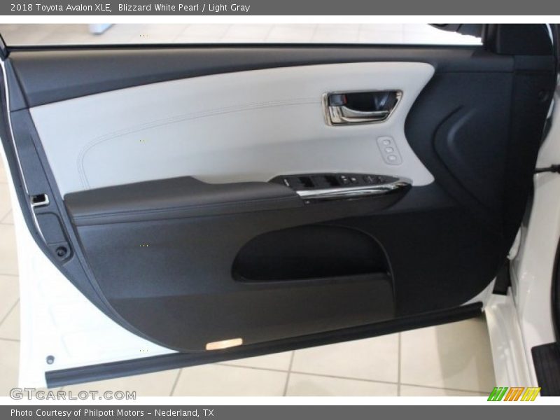 Blizzard White Pearl / Light Gray 2018 Toyota Avalon XLE