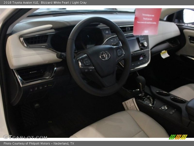 Blizzard White Pearl / Light Gray 2018 Toyota Avalon XLE