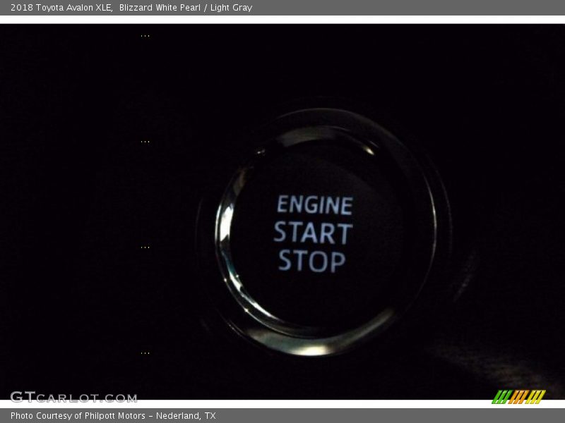 Blizzard White Pearl / Light Gray 2018 Toyota Avalon XLE