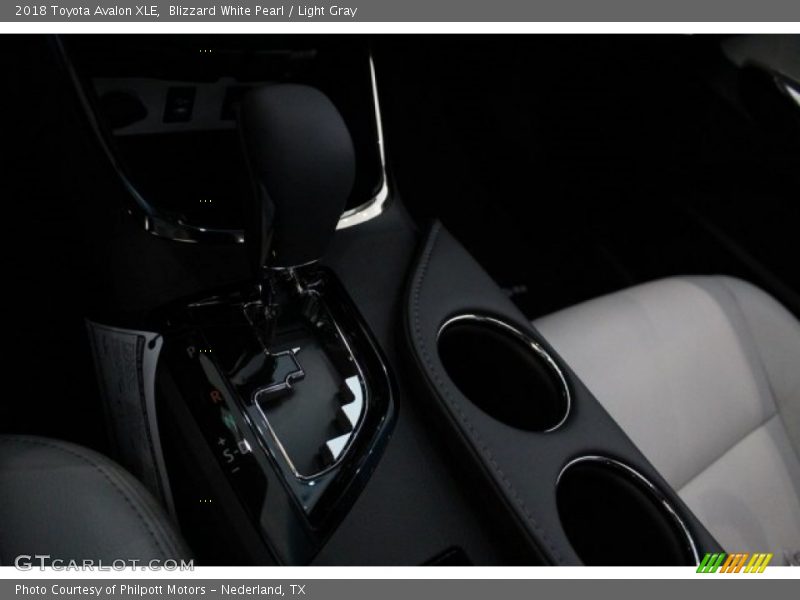 Blizzard White Pearl / Light Gray 2018 Toyota Avalon XLE