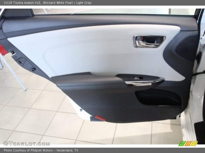 Blizzard White Pearl / Light Gray 2018 Toyota Avalon XLE