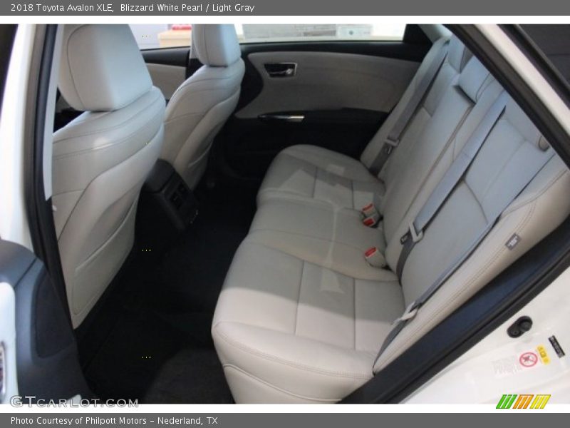 Blizzard White Pearl / Light Gray 2018 Toyota Avalon XLE