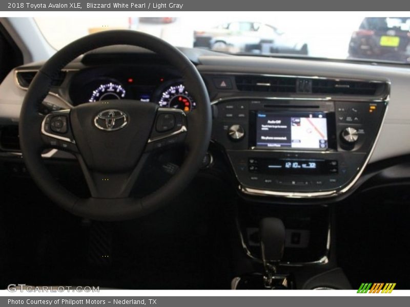 Blizzard White Pearl / Light Gray 2018 Toyota Avalon XLE