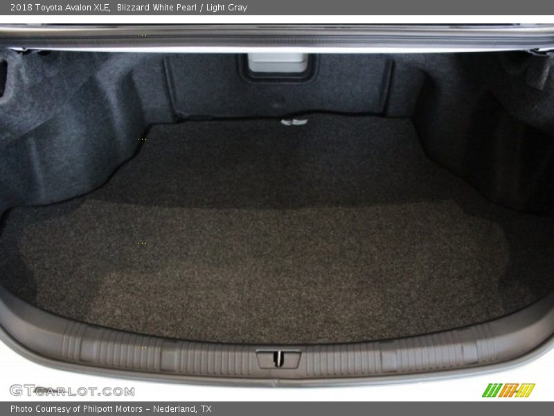 Blizzard White Pearl / Light Gray 2018 Toyota Avalon XLE
