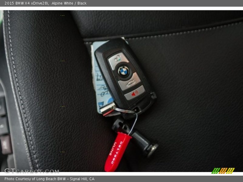 Alpine White / Black 2015 BMW X4 xDrive28i