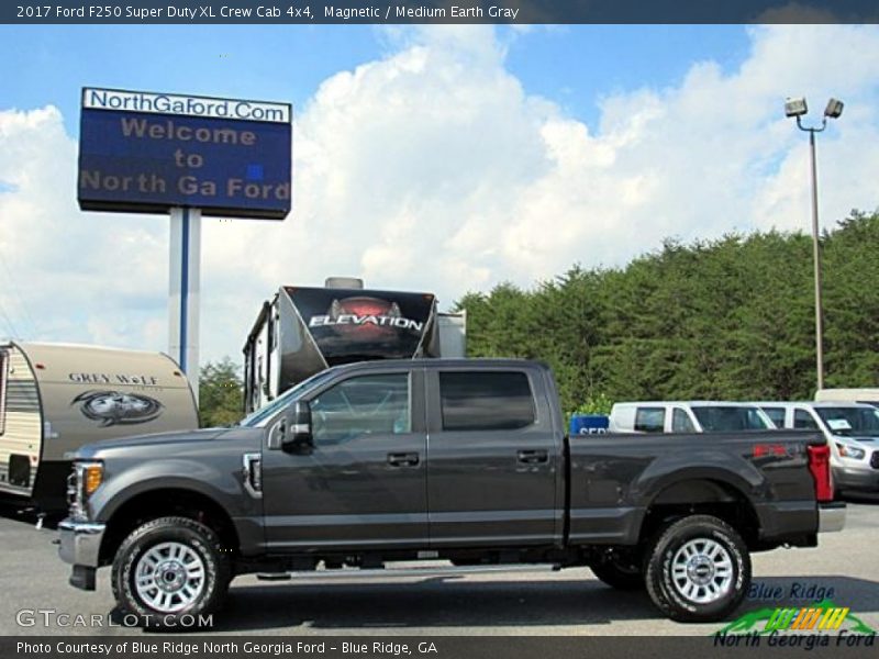 Magnetic / Medium Earth Gray 2017 Ford F250 Super Duty XL Crew Cab 4x4