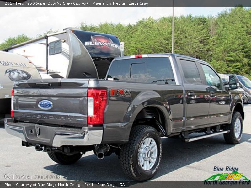 Magnetic / Medium Earth Gray 2017 Ford F250 Super Duty XL Crew Cab 4x4