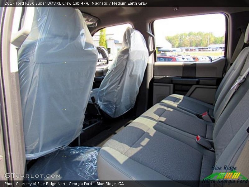 Magnetic / Medium Earth Gray 2017 Ford F250 Super Duty XL Crew Cab 4x4