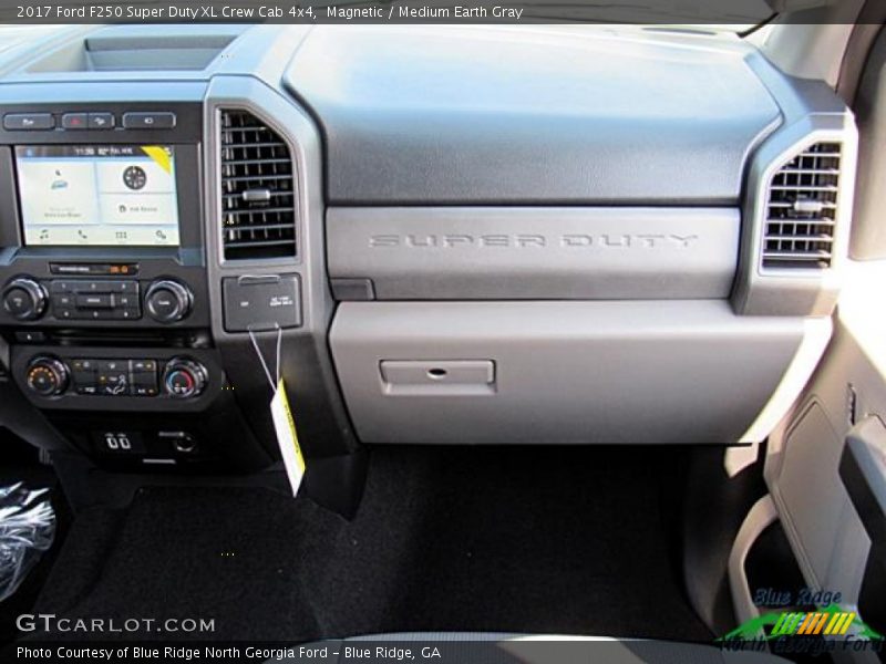 Magnetic / Medium Earth Gray 2017 Ford F250 Super Duty XL Crew Cab 4x4