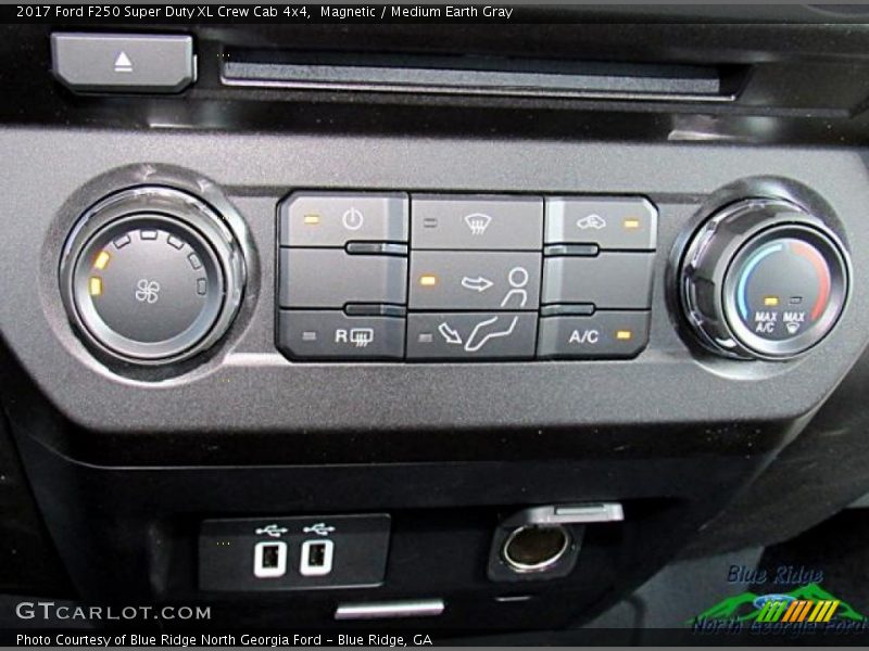 Magnetic / Medium Earth Gray 2017 Ford F250 Super Duty XL Crew Cab 4x4