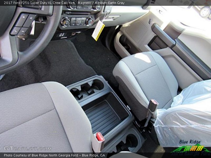 Magnetic / Medium Earth Gray 2017 Ford F250 Super Duty XL Crew Cab 4x4
