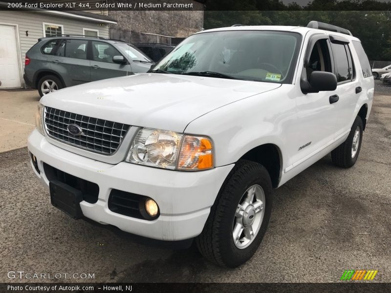 Oxford White / Medium Parchment 2005 Ford Explorer XLT 4x4