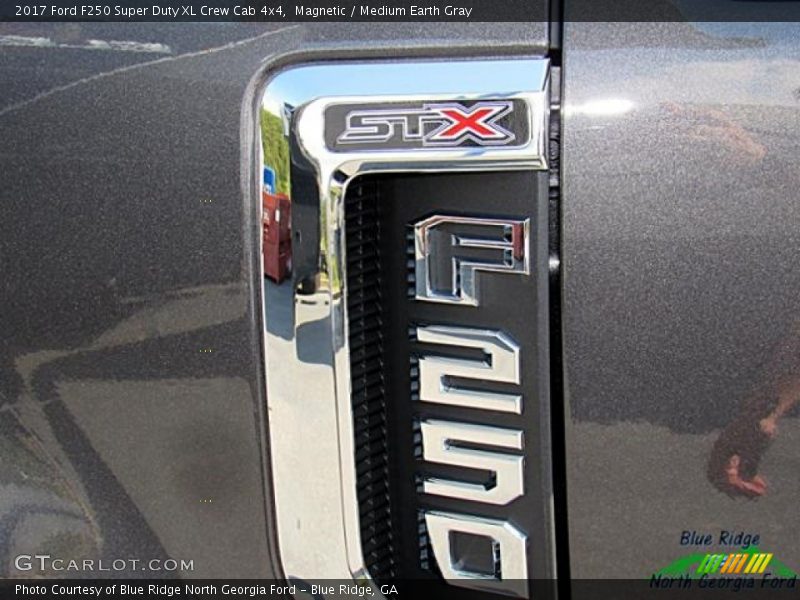 Magnetic / Medium Earth Gray 2017 Ford F250 Super Duty XL Crew Cab 4x4