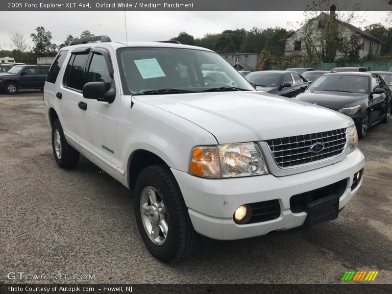 Oxford White / Medium Parchment 2005 Ford Explorer XLT 4x4