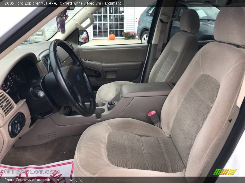 Oxford White / Medium Parchment 2005 Ford Explorer XLT 4x4