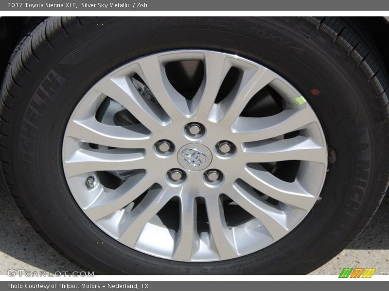 Silver Sky Metallic / Ash 2017 Toyota Sienna XLE