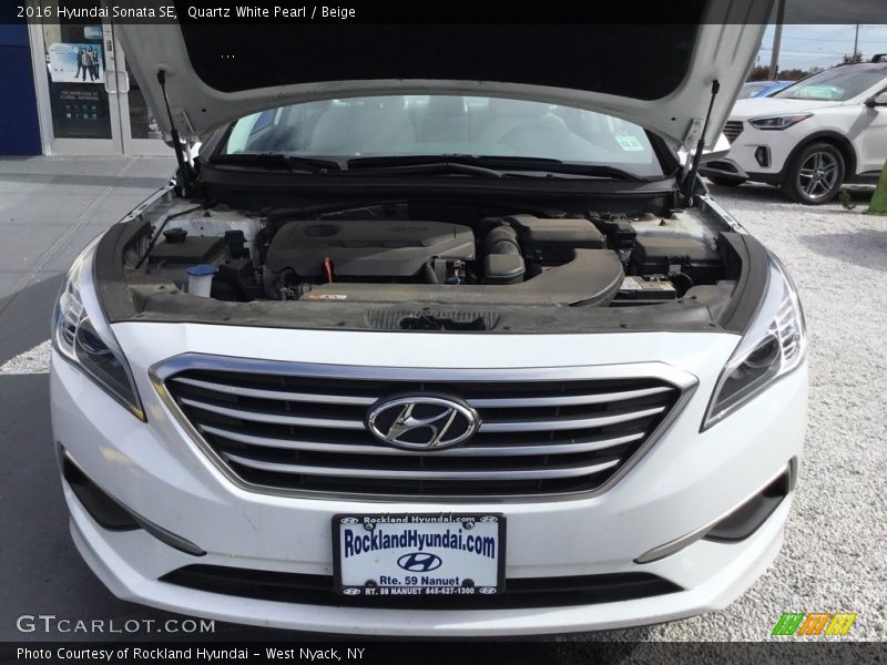 Quartz White Pearl / Beige 2016 Hyundai Sonata SE