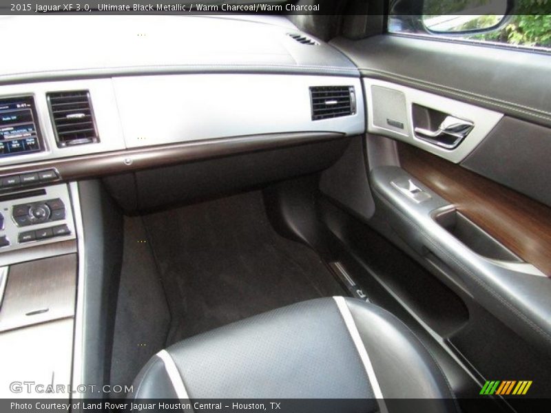 Ultimate Black Metallic / Warm Charcoal/Warm Charcoal 2015 Jaguar XF 3.0